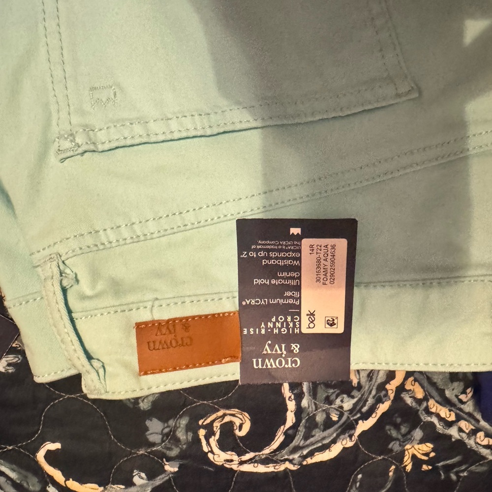Crown & Ivy Light Green Casual Shorts